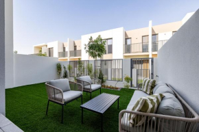 Spacious 3BDR Townhouse I Garden I Tilal Al ghaf